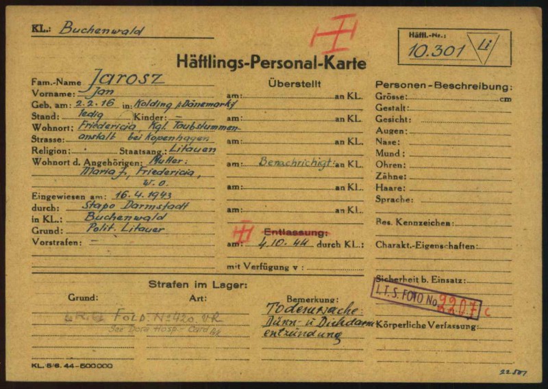 Ein Bild von Jan Jaroszs Häftlings-Personal-Karte des Konzentrationslagers Buchenwald 